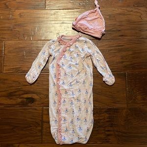 Magnetic Me newborn gown